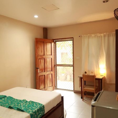 Jo-Cris Apartelle Île de Mactan Extérieur photo