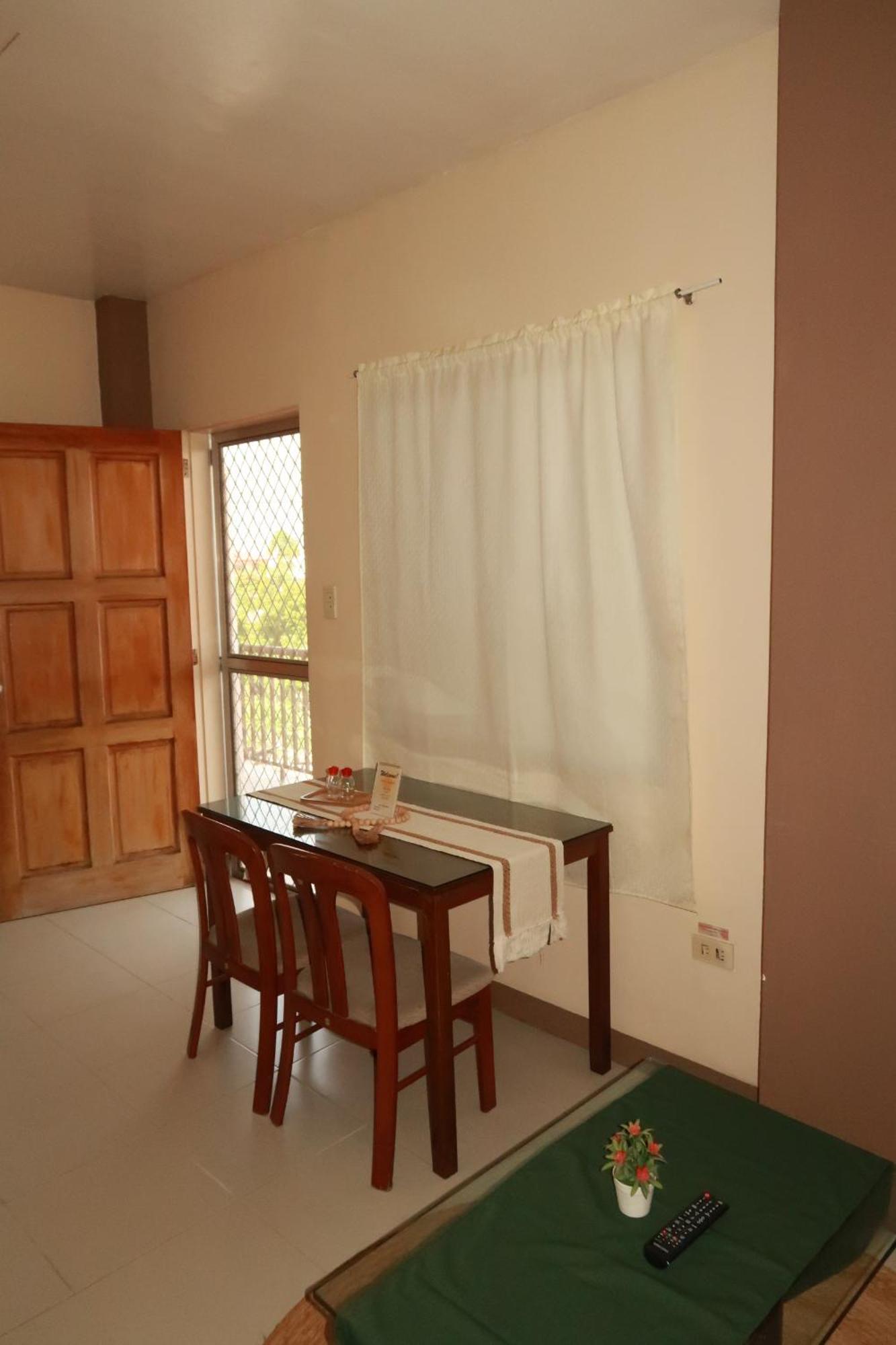 Jo-Cris Apartelle Île de Mactan Extérieur photo