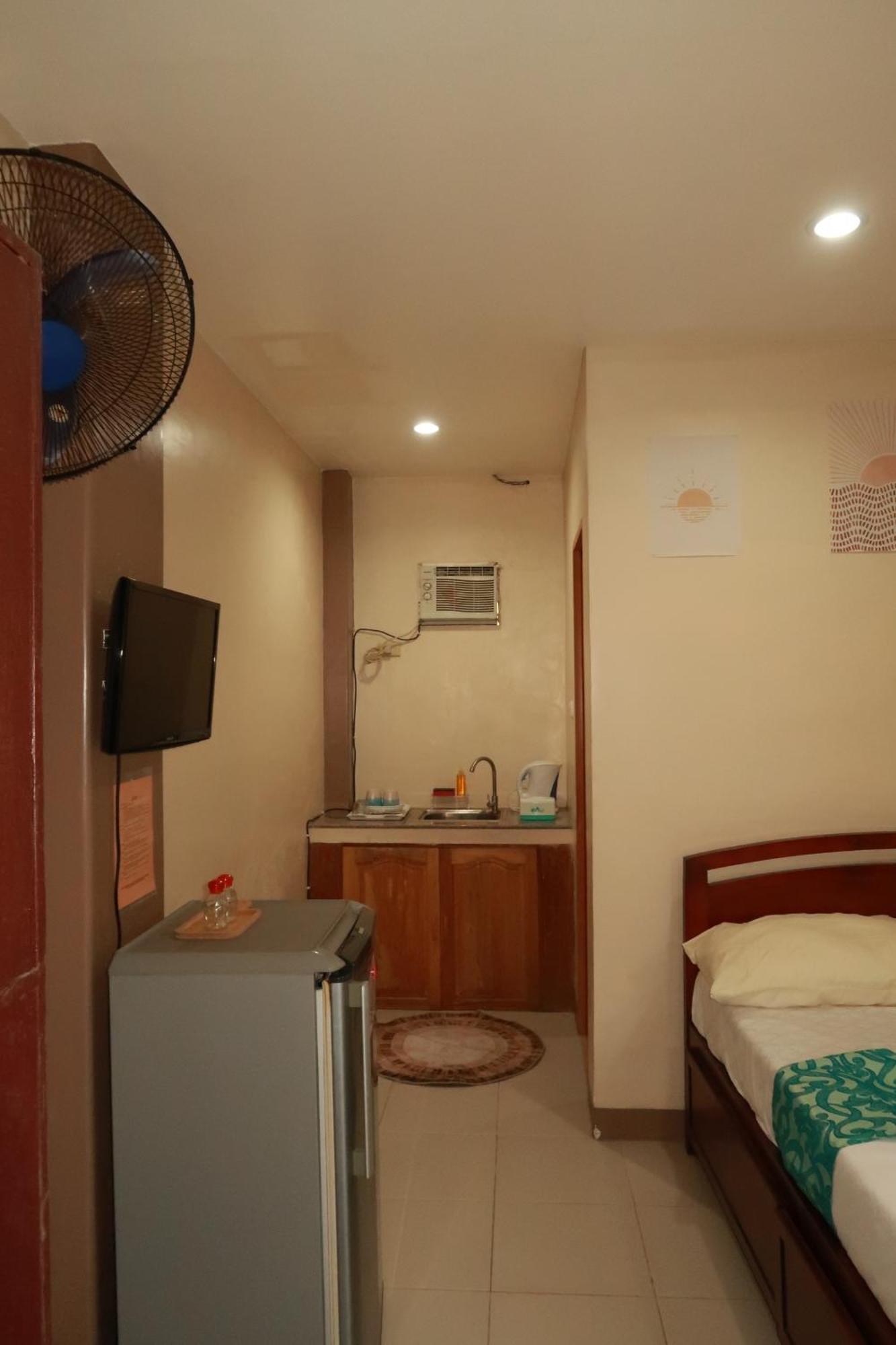 Jo-Cris Apartelle Île de Mactan Extérieur photo