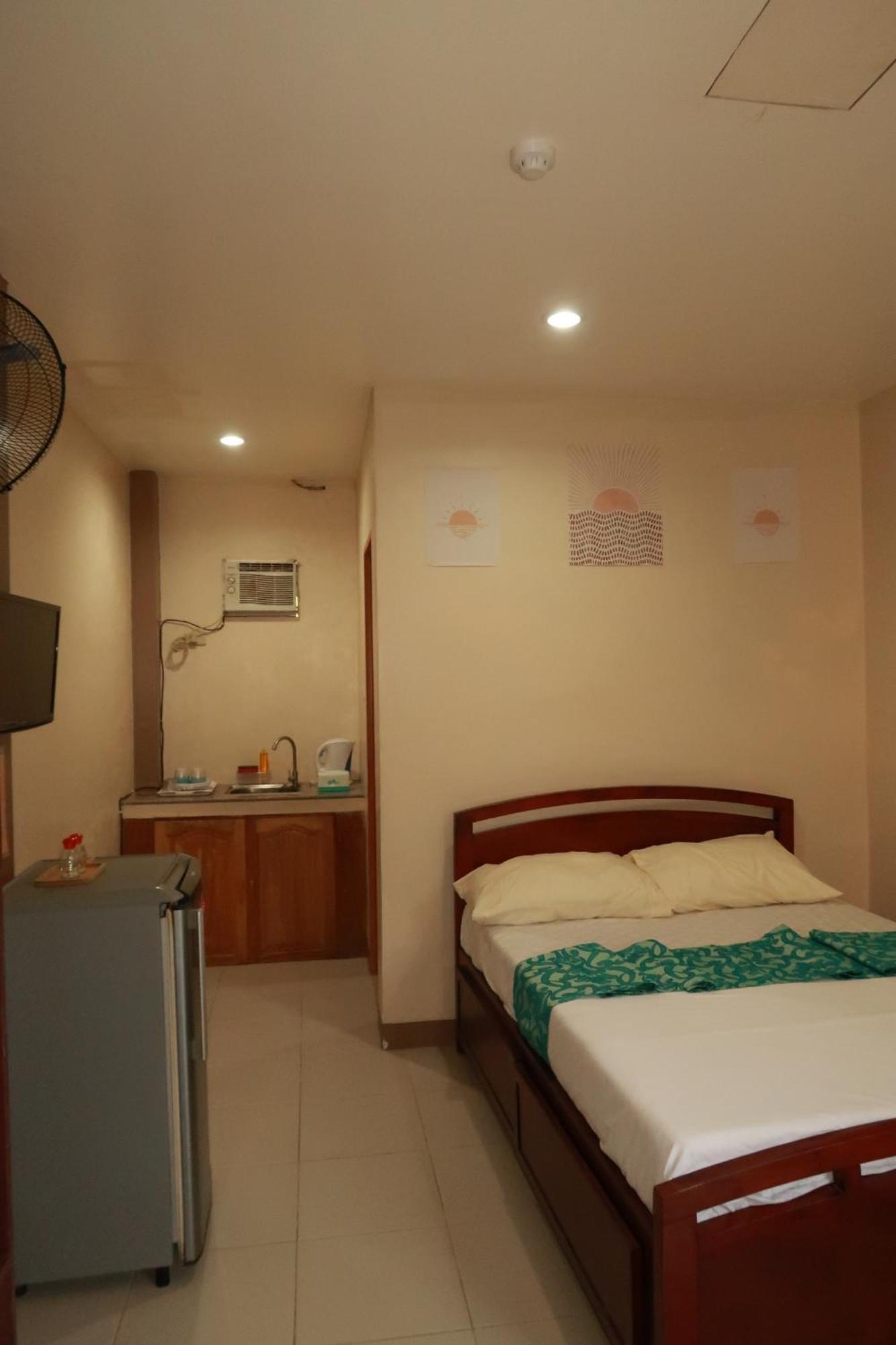 Jo-Cris Apartelle Île de Mactan Extérieur photo